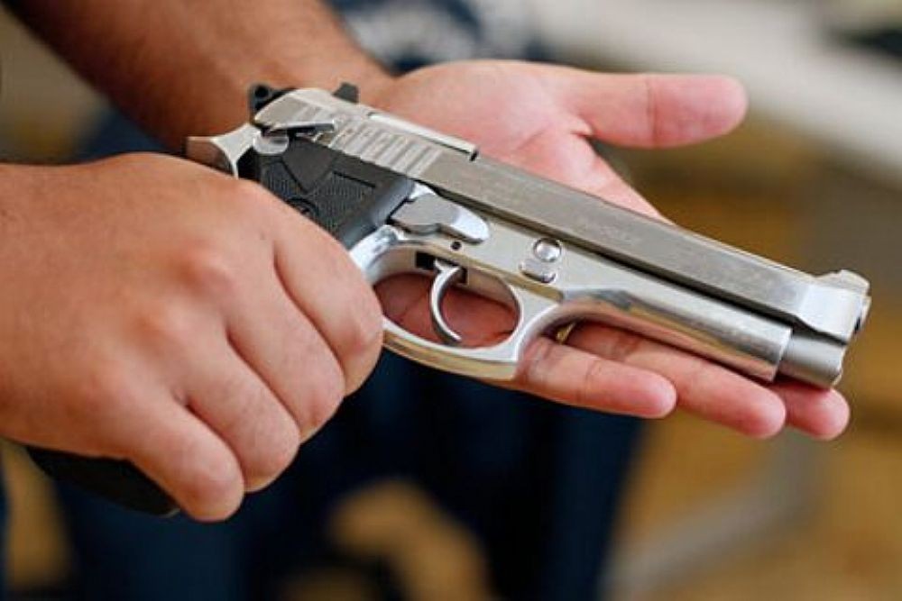 A posse ou o porte de arma de fogo desmuniciada configura crime?
