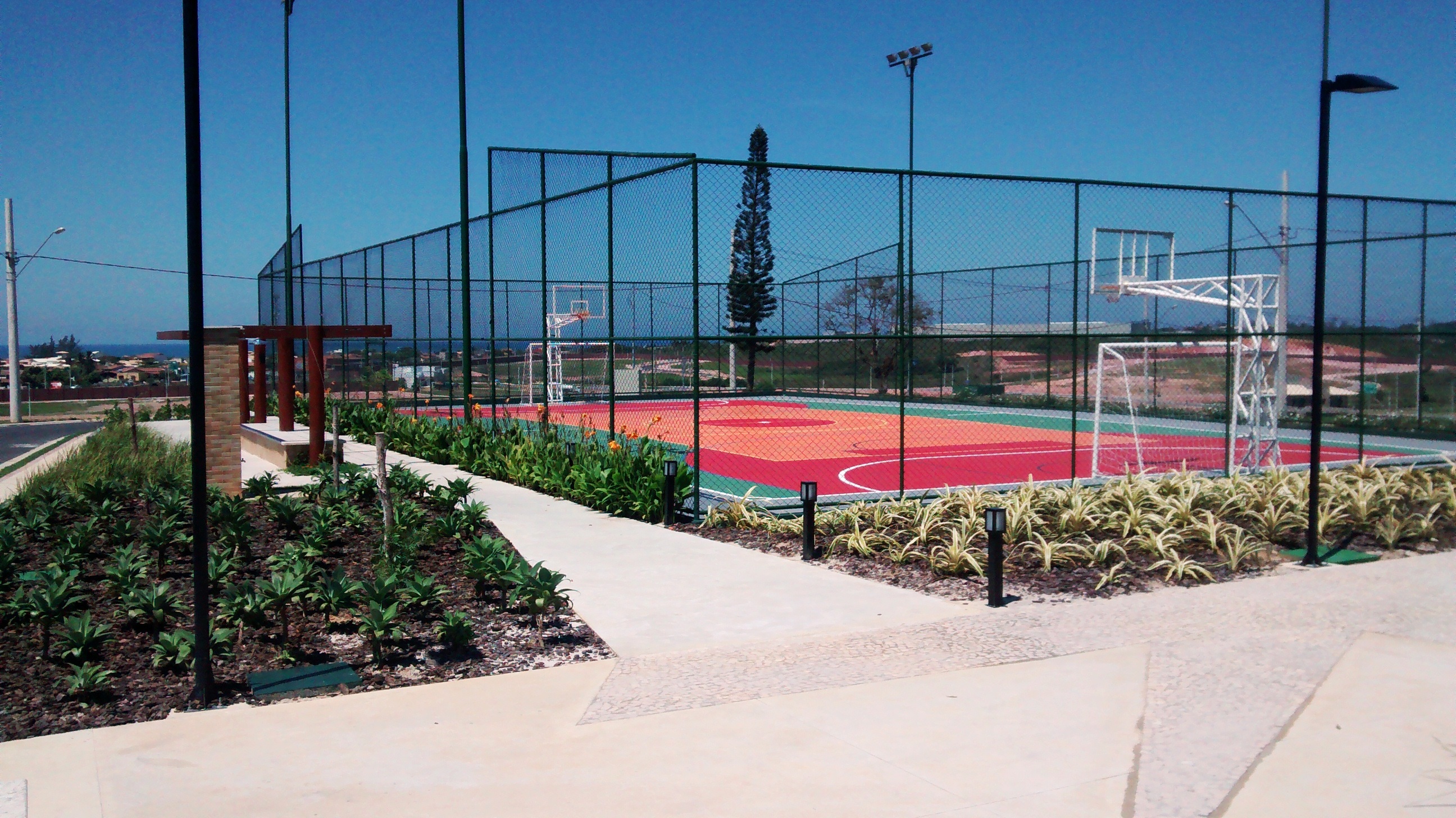 É legal a vedação de espaços no condomínio para condôminos inadimplentes?