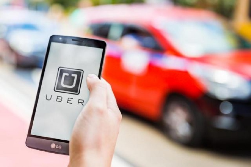 Horário de trabalho livre impede vínculo de motorista com a Uber